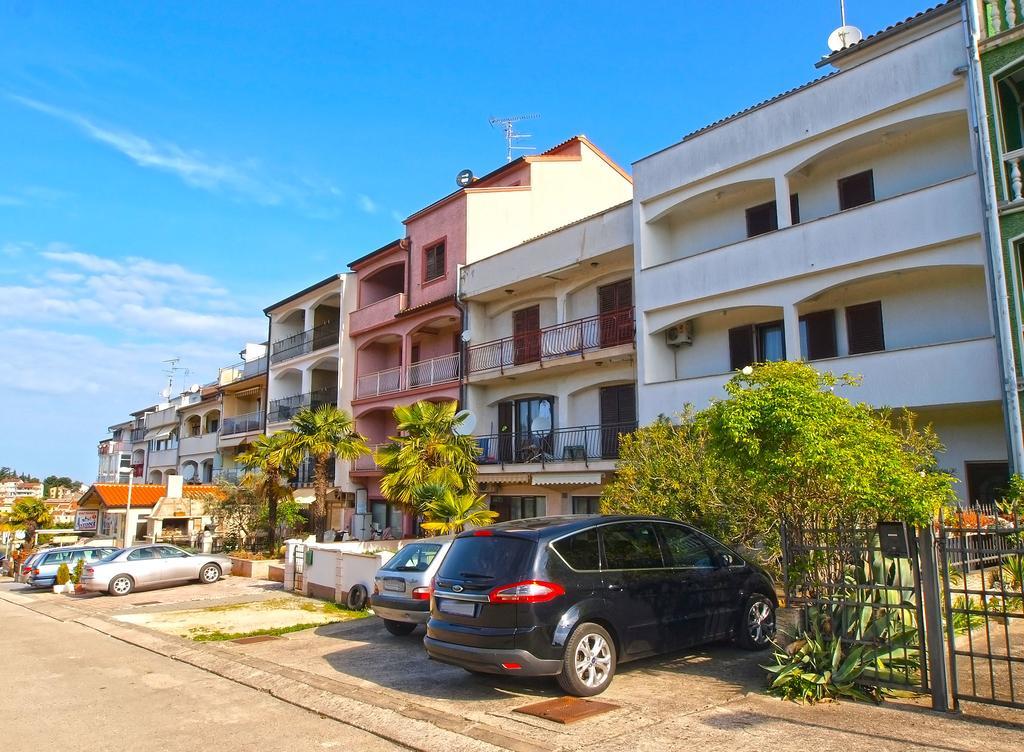 Apartments Dubravka 1315 Vrsar Bagian luar foto